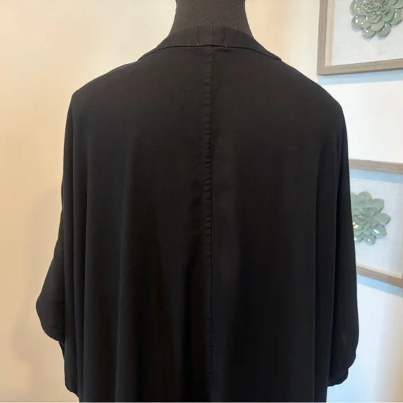 Aritzia Sunday Best Black Open-Front Knee Length Kimono Size S/M EUC - Picture 8 of 11
